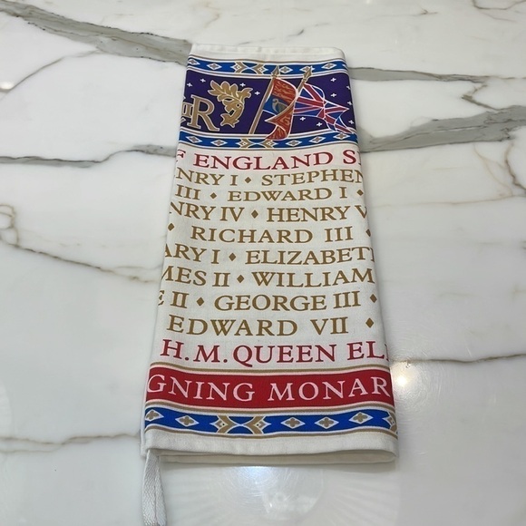 Kings & Queens of England Tea Towel—Purchased in London—Pretty!! New! - Picture 1 of 7